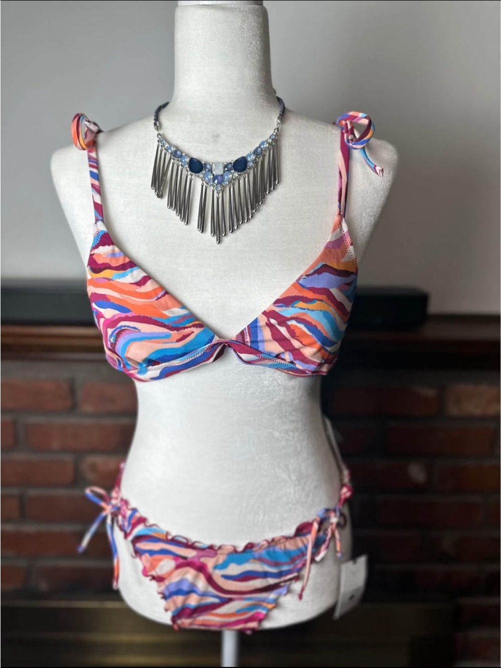 Women’s Multicolor Tie-Shoulder Bikini Set - Vibrant Wave Print